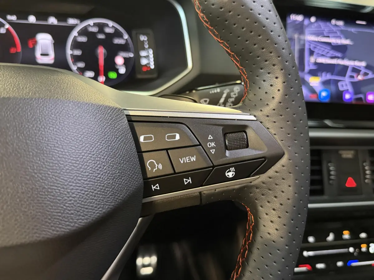 1.4 TSI e-Hybrid PHEV FR Business Intense 20"/Panoramadak/Trekhaak/Camera/Keyless/Dodehoek/Elektrische klep/Stuur + stoelverwarming v+a