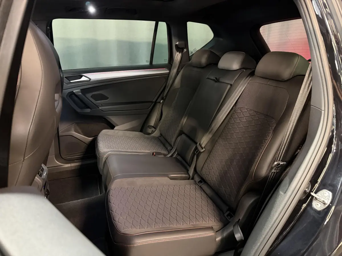 1.4 TSI e-Hybrid PHEV FR Business Intense 20"/Panoramadak/Trekhaak/Camera/Keyless/Dodehoek/Elektrische klep/Stuur + stoelverwarming v+a