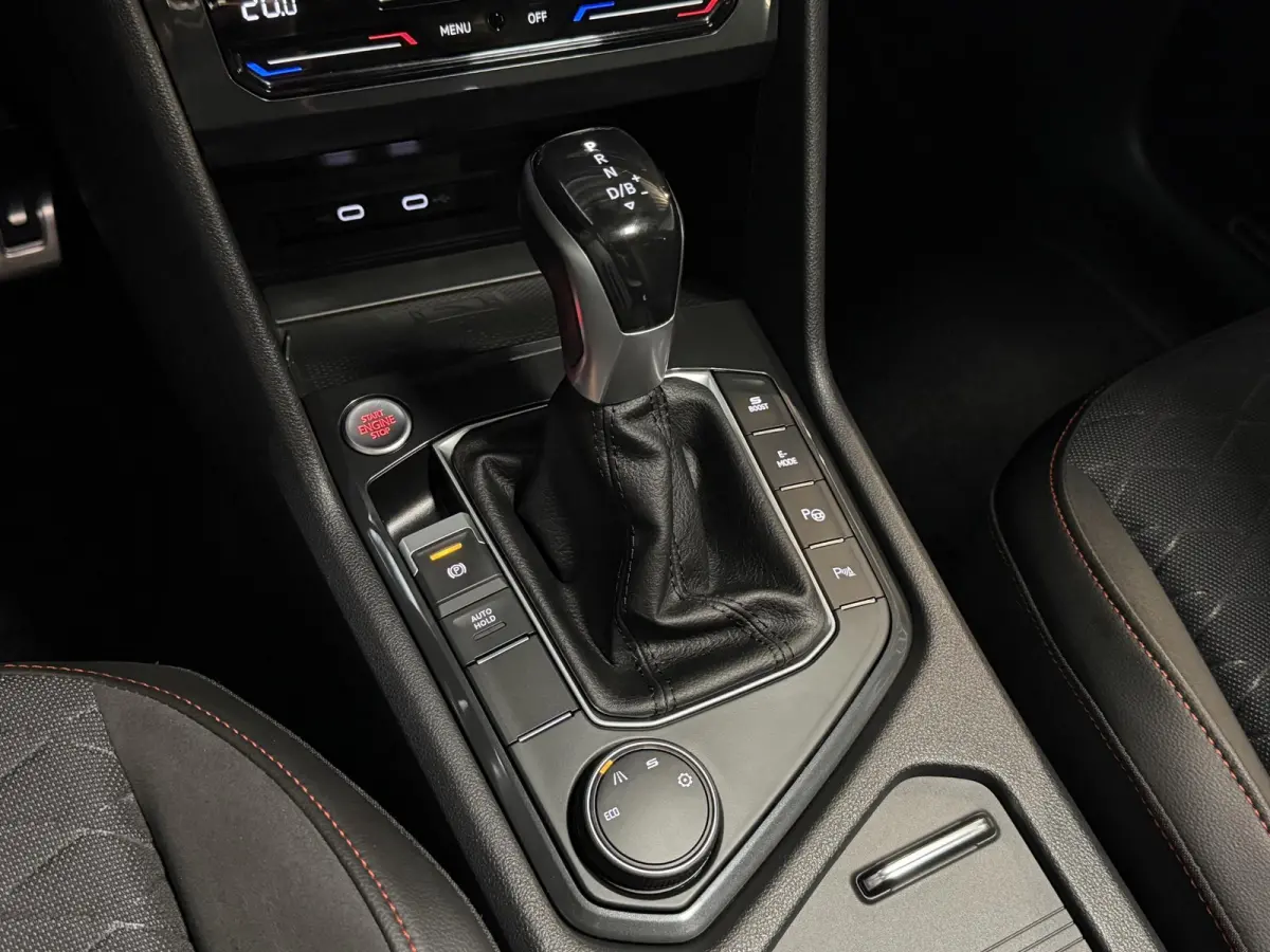 1.4 TSI e-Hybrid PHEV FR Business Intense 20"/Panoramadak/Trekhaak/Camera/Keyless/Dodehoek/Elektrische klep/Stuur + stoelverwarming v+a