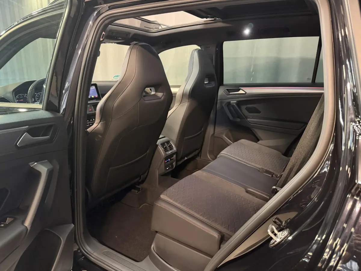 1.4 TSI e-Hybrid PHEV FR Business Intense 20"/Panoramadak/Trekhaak/Camera/Keyless/Dodehoek/Elektrische klep/Stuur + stoelverwarming v+a