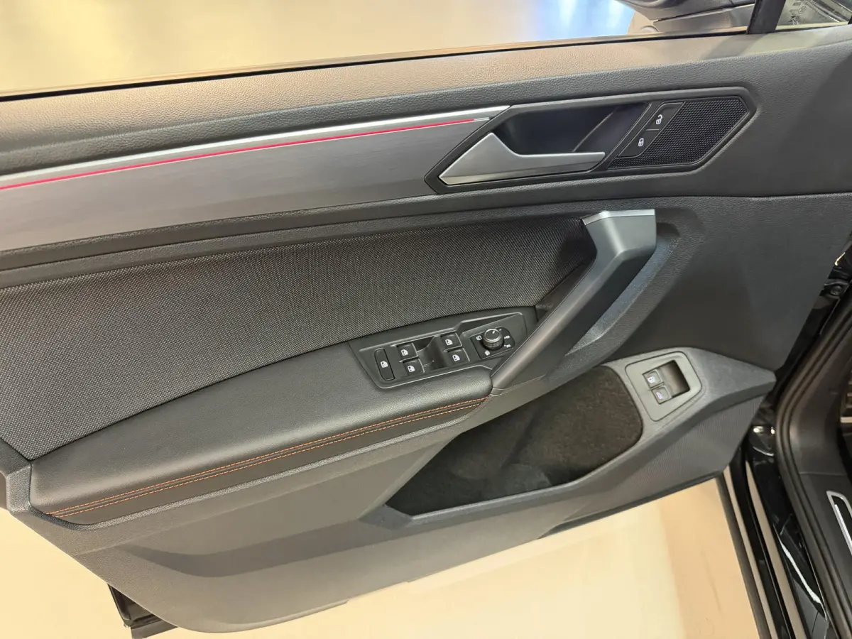 1.4 TSI e-Hybrid PHEV FR Business Intense 20"/Panoramadak/Trekhaak/Camera/Keyless/Dodehoek/Elektrische klep/Stuur + stoelverwarming v+a