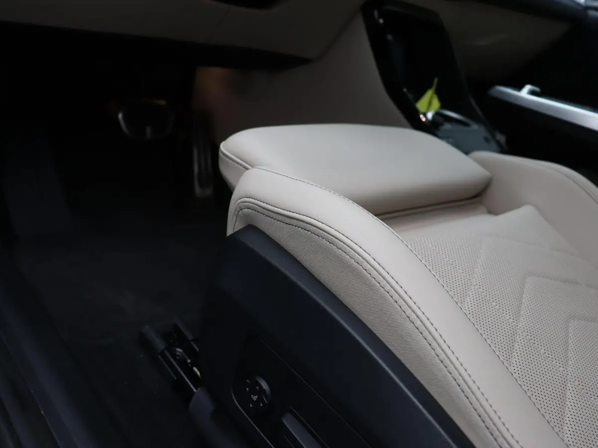 xDrive30 M Sportpakket | Innovation Pack | Comfort Pack | Trekhaak | Elektrisch Verstelbare Sportstoelen | Driving Assistant Professional | Head Up Display | Harman Kardon | 18''