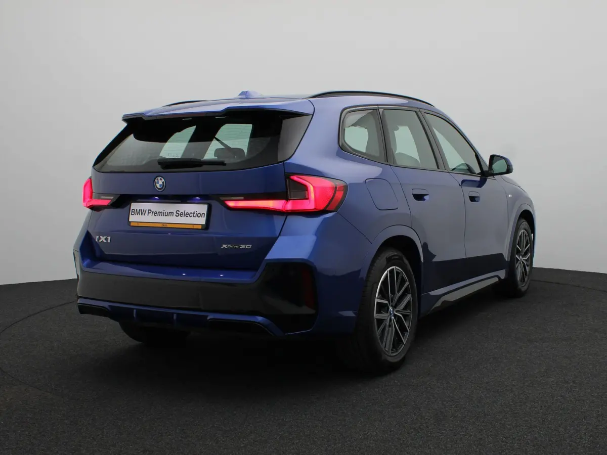 xDrive30 M Sportpakket | Innovation Pack | Comfort Pack | Trekhaak | Elektrisch Verstelbare Sportstoelen | Driving Assistant Professional | Head Up Display | Harman Kardon | 18''
