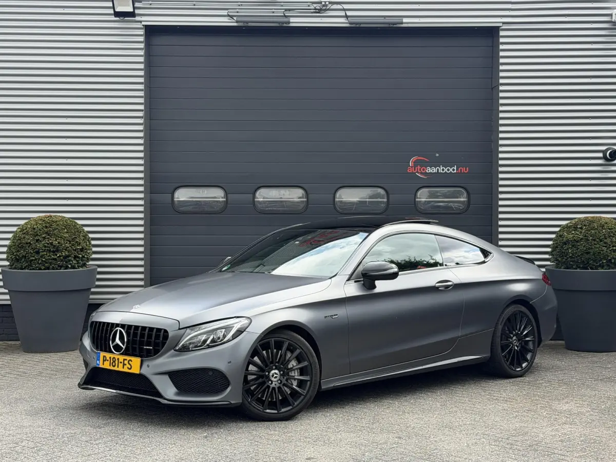 AMG 43 4MATIC | Panoramadak | Kuipstoelen | Burmester | Camera | Carbon | DAB | Elektrische Achterklep | Sfeerverlichting |
