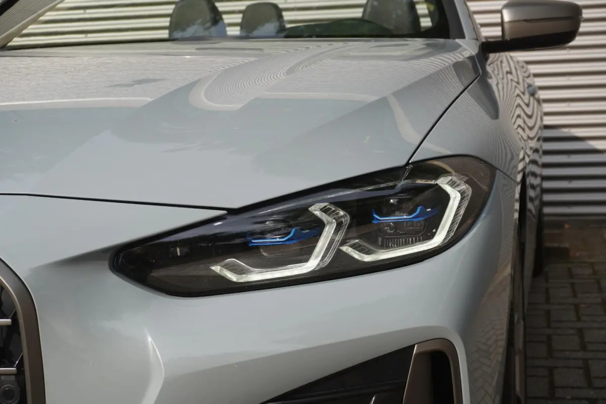 M440i xDrive Driving Assistant Professional | BMW Laserlight | HiFi System | 19 inch LM Dubbelspaak M wielen | BMW Head-Up Display