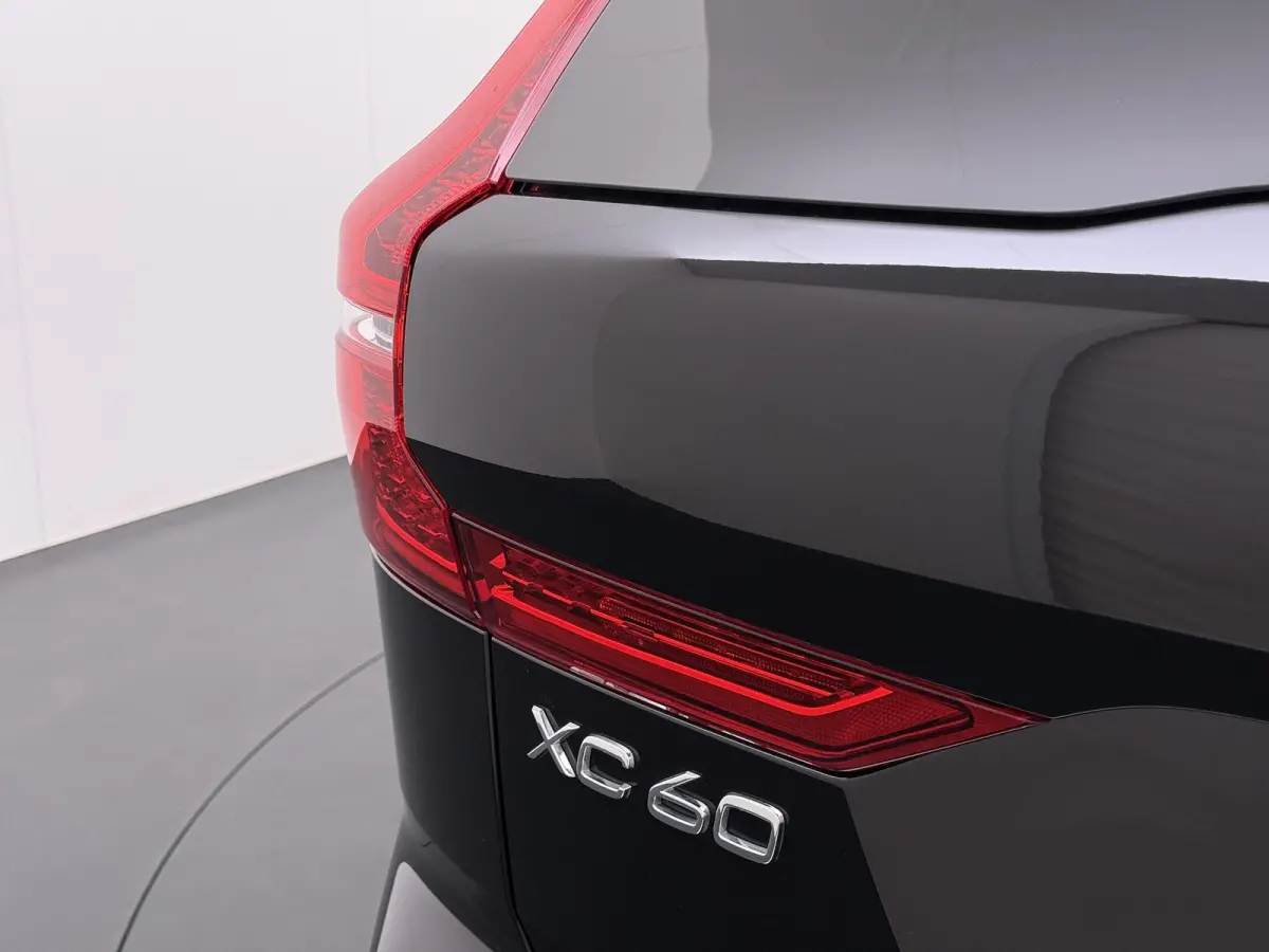 2.0 T8 Plug-in-hybrid AWD Polestar Engineered VAN:53.900,- VOOR:48.877,- UW HERFSTVOORDEEL:5.023,- ELEKTRISCHE TREKHAAK| VOLVO DEALER ONDERHOUDEN RECENT ONDERHOUD GEHAD| ELEKTRISCHE STOELEN 