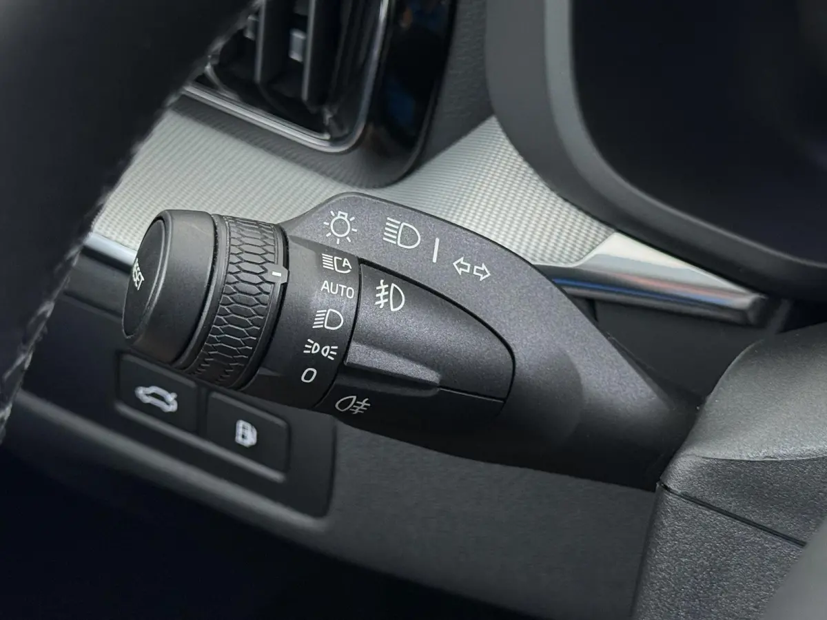 2.0 T8 Plug-in-hybrid AWD Polestar Engineered VAN:53.900,- VOOR:48.877,- UW HERFSTVOORDEEL:5.023,- ELEKTRISCHE TREKHAAK| VOLVO DEALER ONDERHOUDEN RECENT ONDERHOUD GEHAD| ELEKTRISCHE STOELEN 