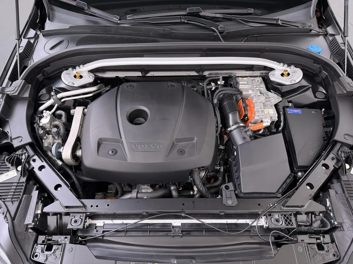 2.0 T8 Plug-in-hybrid AWD Polestar Engineered VAN:53.900,- VOOR:48.877,- UW HERFSTVOORDEEL:5.023,- ELEKTRISCHE TREKHAAK| VOLVO DEALER ONDERHOUDEN RECENT ONDERHOUD GEHAD| ELEKTRISCHE STOELEN 