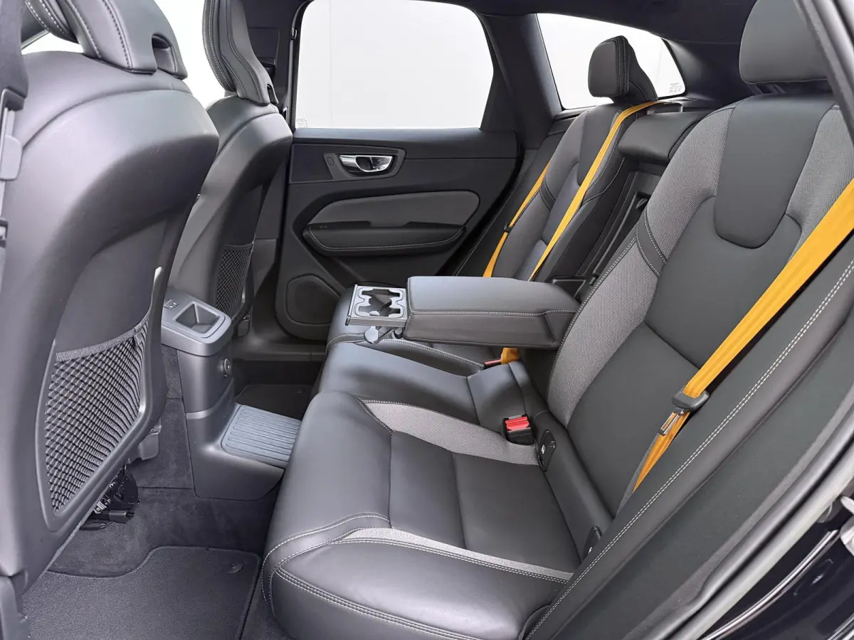 2.0 T8 Plug-in-hybrid AWD Polestar Engineered VAN:53.900,- VOOR:48.877,- UW HERFSTVOORDEEL:5.023,- ELEKTRISCHE TREKHAAK| VOLVO DEALER ONDERHOUDEN RECENT ONDERHOUD GEHAD| ELEKTRISCHE STOELEN 