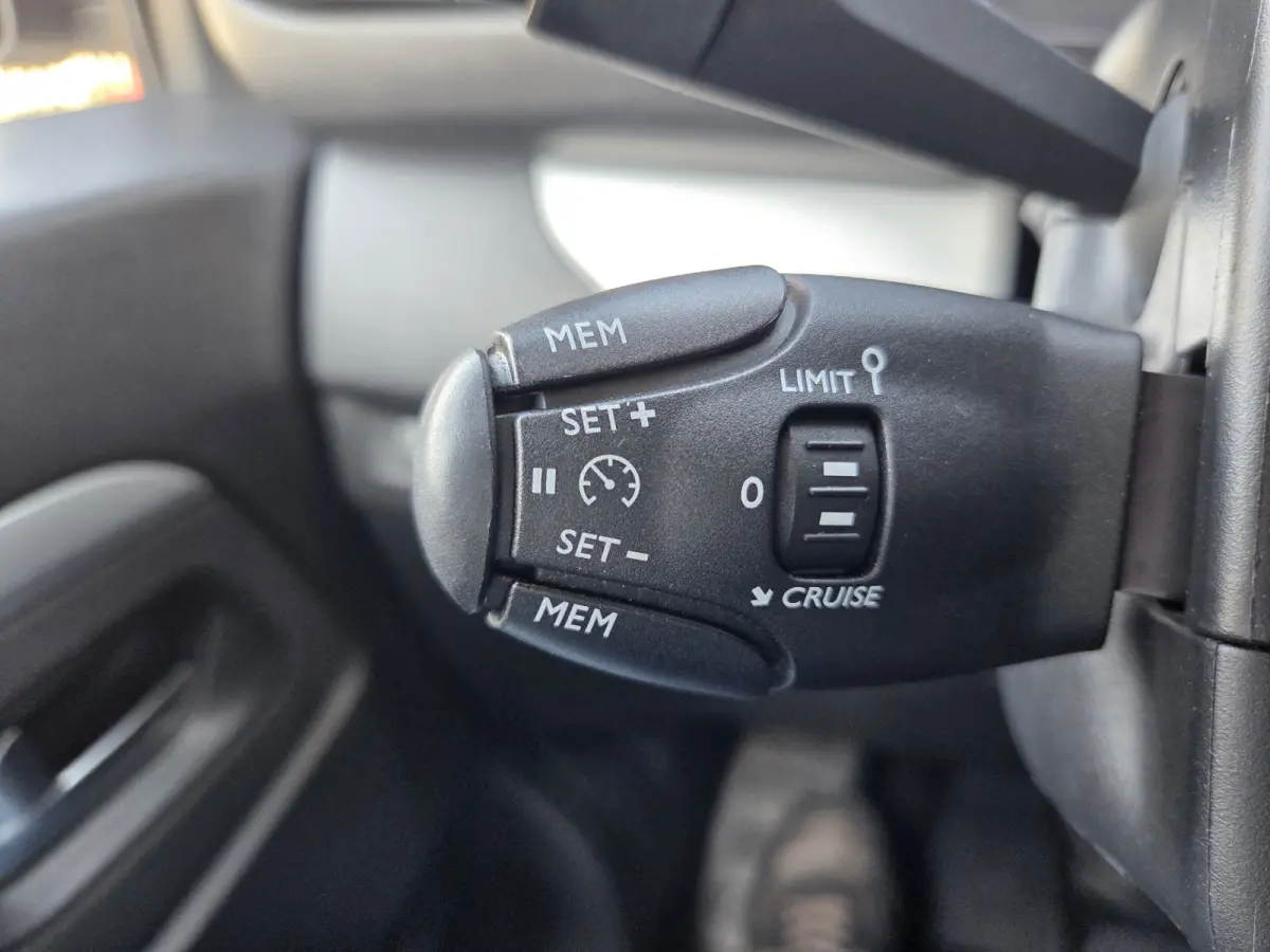 XL L3 75kWh Rolstoelauto / Rolstoelbus 7-Persoons met Bodemverlaging