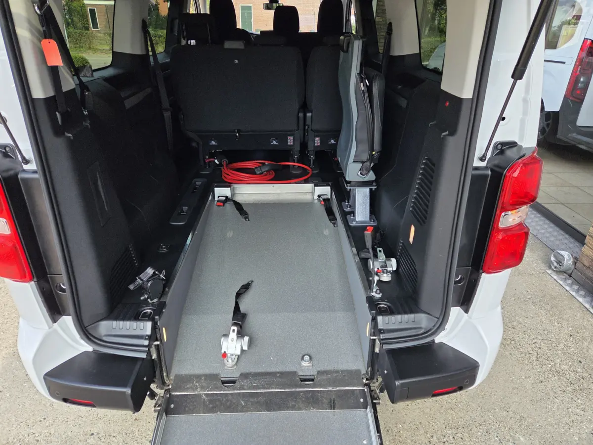 XL L3 75kWh Rolstoelauto / Rolstoelbus 7-Persoons met Bodemverlaging