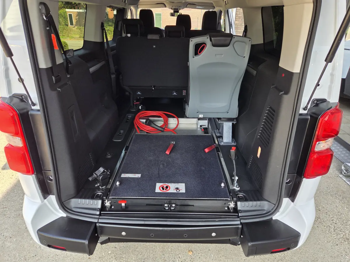 XL L3 75kWh Rolstoelauto / Rolstoelbus 7-Persoons met Bodemverlaging