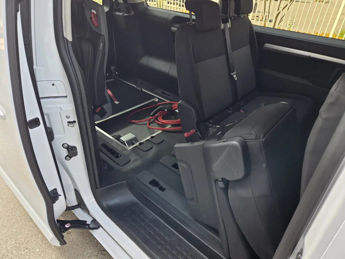 XL L3 75kWh Rolstoelauto / Rolstoelbus 7-Persoons met Bodemverlaging