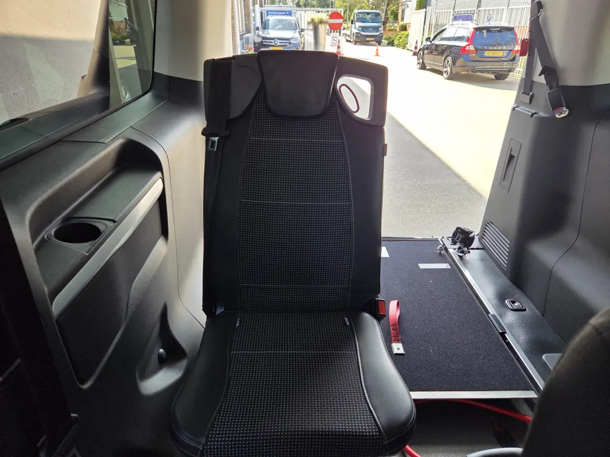 XL L3 75kWh Rolstoelauto / Rolstoelbus 7-Persoons met Bodemverlaging