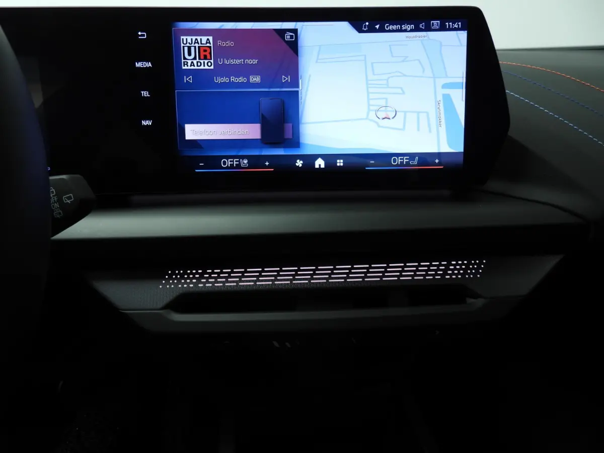 5-deurs 120 | M-Sportpakket | LED | Leder | Navigatie | Sportstoelen | Stoelverwarming | Shadow line | DAB | Alu 19 inch