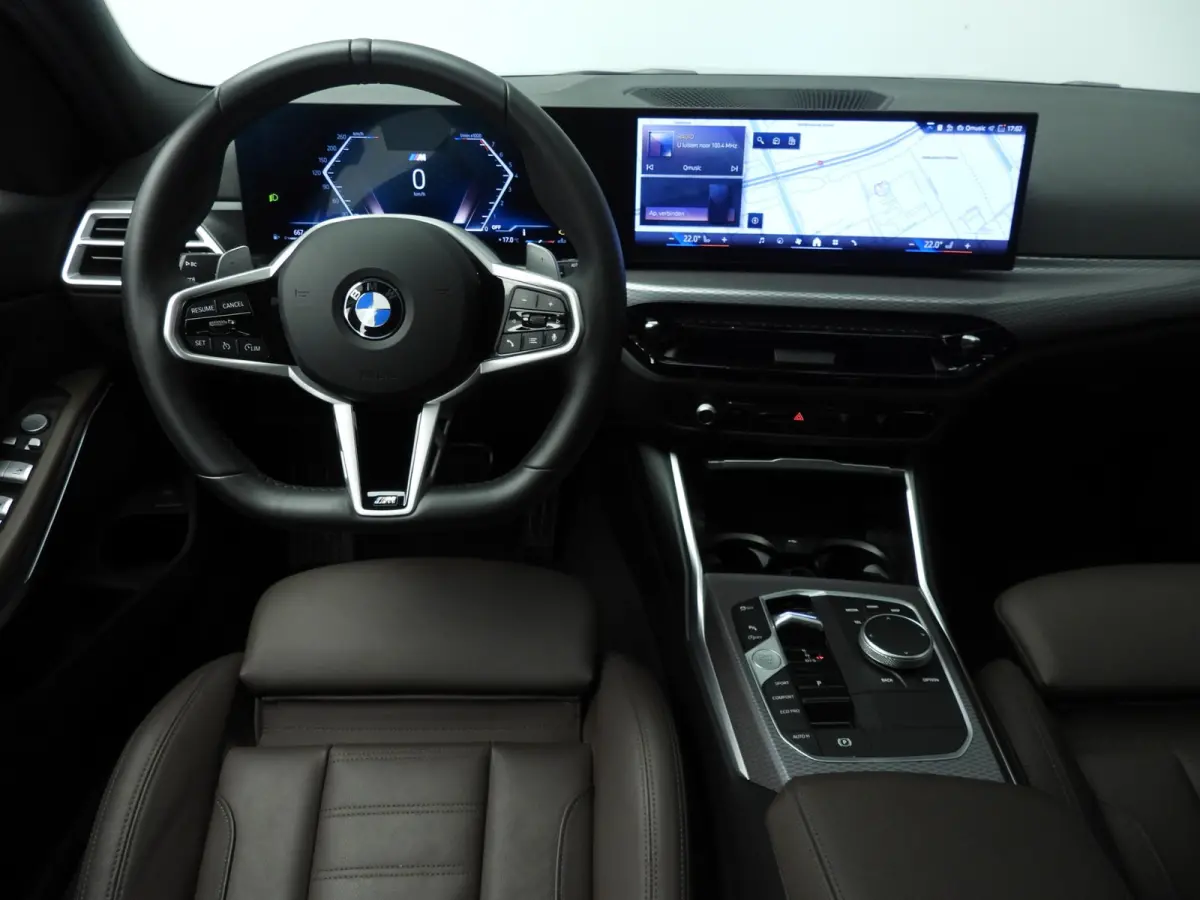 318i | M-Sportpakket | LED | Leder | Navigatie | Panoramadak | Trekhaak | Sportstoelen | DAB | Alu 18 inch