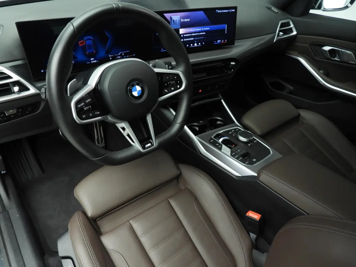 318i | M-Sportpakket | LED | Leder | Navigatie | Panoramadak | Trekhaak | Sportstoelen | DAB | Alu 18 inch
