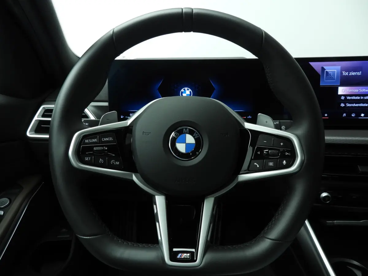 318i | M-Sportpakket | LED | Leder | Navigatie | Panoramadak | Trekhaak | Sportstoelen | DAB | Alu 18 inch