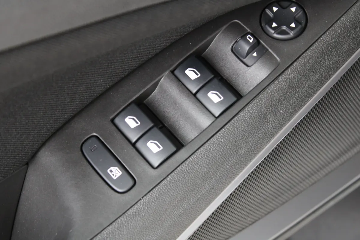 1.2 Edition | Cruise control | Android auto & Apple carplay | Airco |