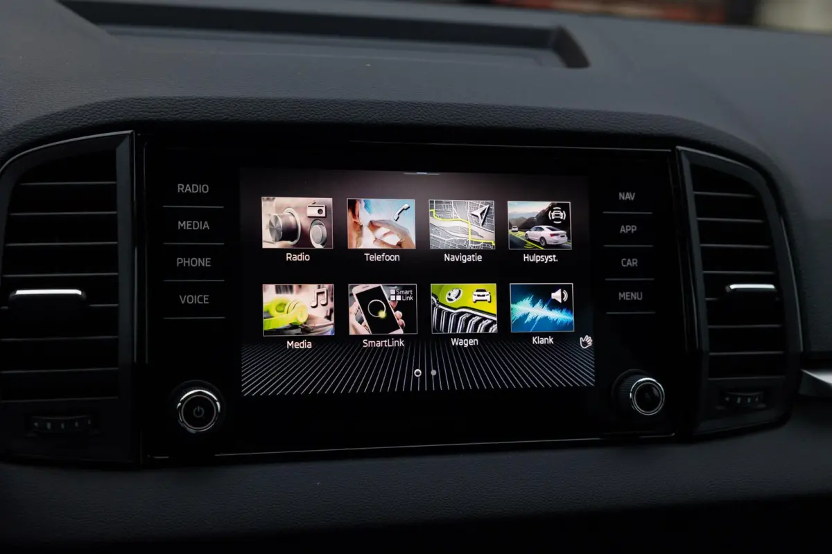 1.0 TSI 115pk Business Edition | Travel Assist Pakket | Navigatie Pakket | Achteruitrijcamera