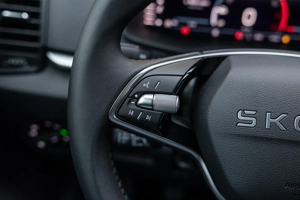1.0 TSI 115pk Business Edition | Travel Assist Pakket | Navigatie Pakket | Achteruitrijcamera