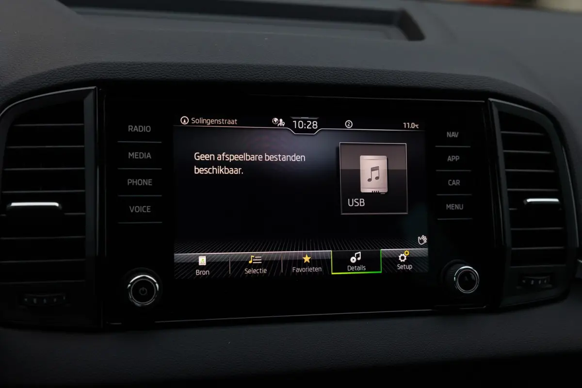 1.0 TSI 115pk Business Edition | Travel Assist Pakket | Navigatie Pakket | Achteruitrijcamera