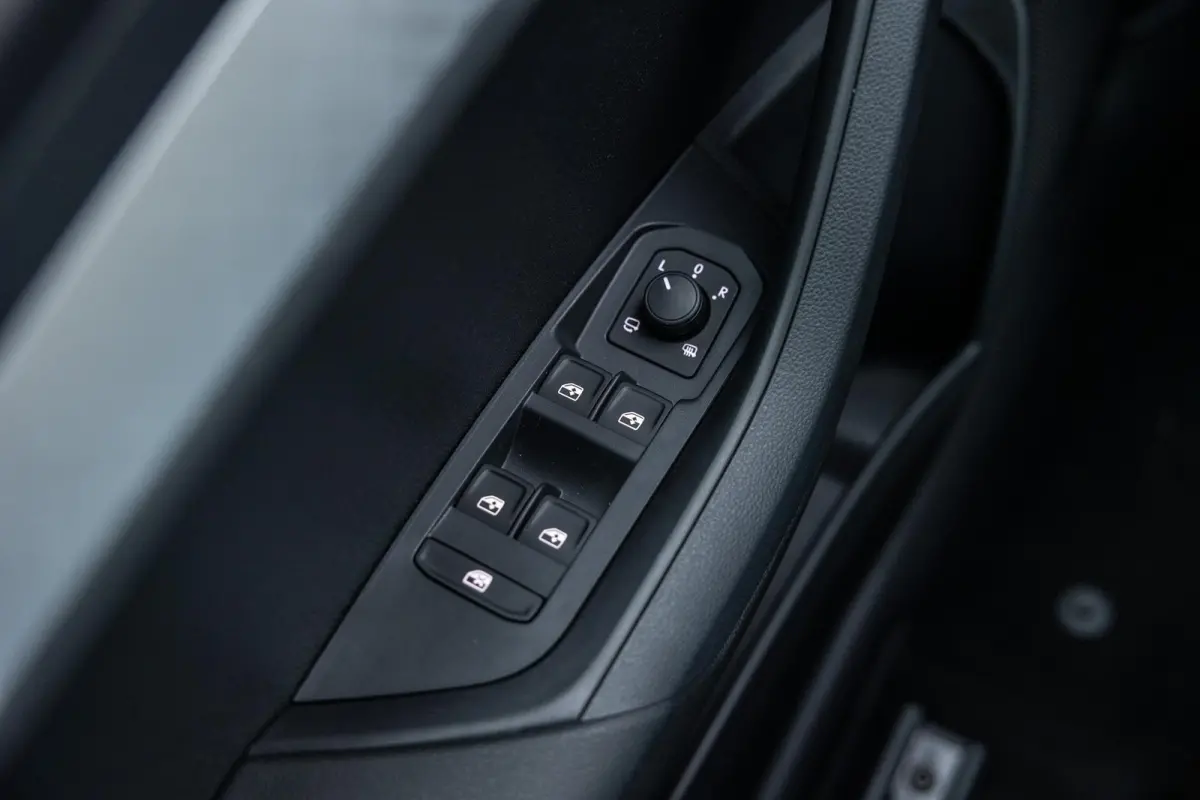 1.0 TSI 115pk Business Edition | Travel Assist Pakket | Navigatie Pakket | Achteruitrijcamera