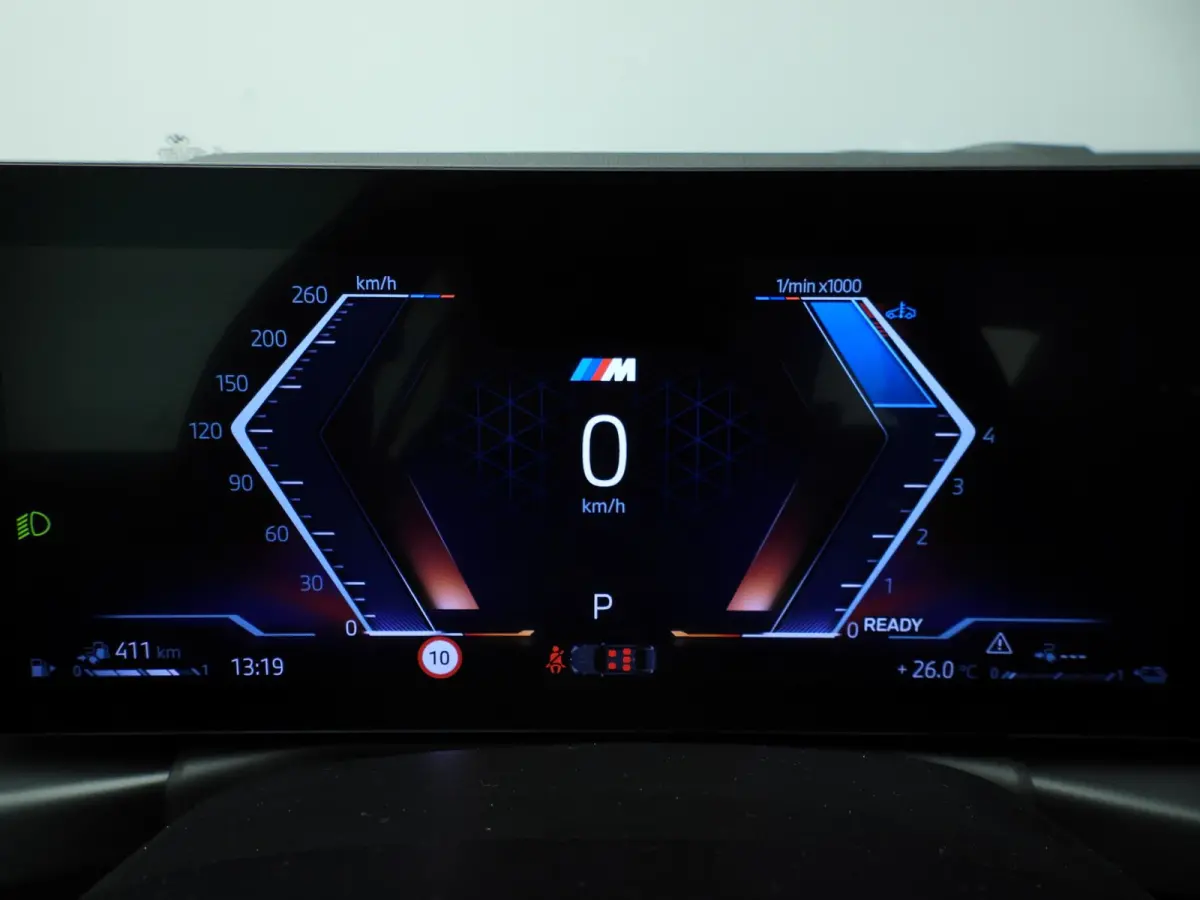 320e | M-Sportpakket | LED | Navigatie | Sportstoelen | Stoelverwarming | Shadow line | DAB | Alu 18 inch