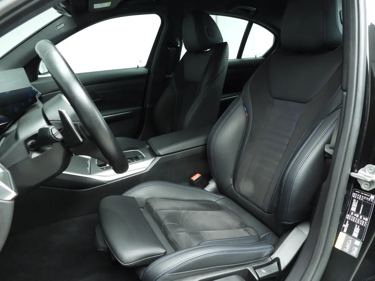 320e | M-Sportpakket | LED | Navigatie | Sportstoelen | Stoelverwarming | Shadow line | DAB | Alu 18 inch