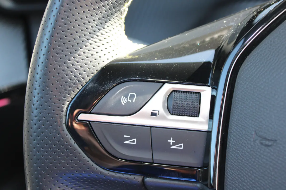 1.2 PureTech GT | Navigatie | Camera | Apple carplay | Full LED | NL auto | Parkeersensoren |