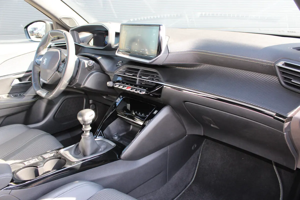1.2 PureTech GT | Navigatie | Camera | Apple carplay | Full LED | NL auto | Parkeersensoren |