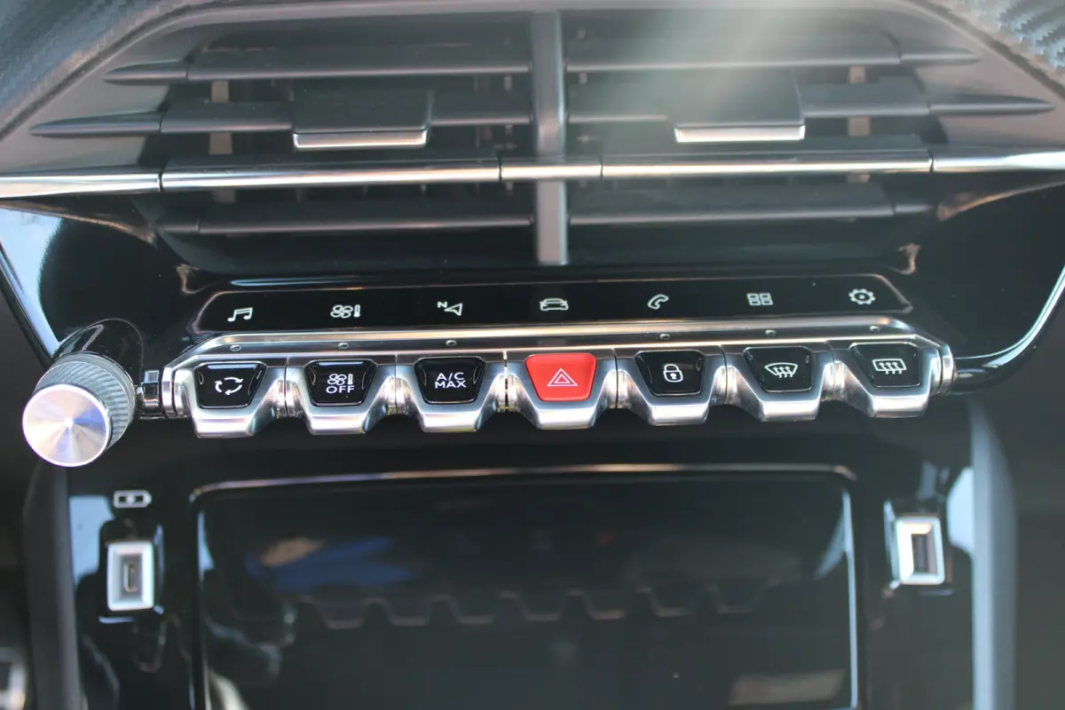 1.2 PureTech GT | Navigatie | Camera | Apple carplay | Full LED | NL auto | Parkeersensoren |
