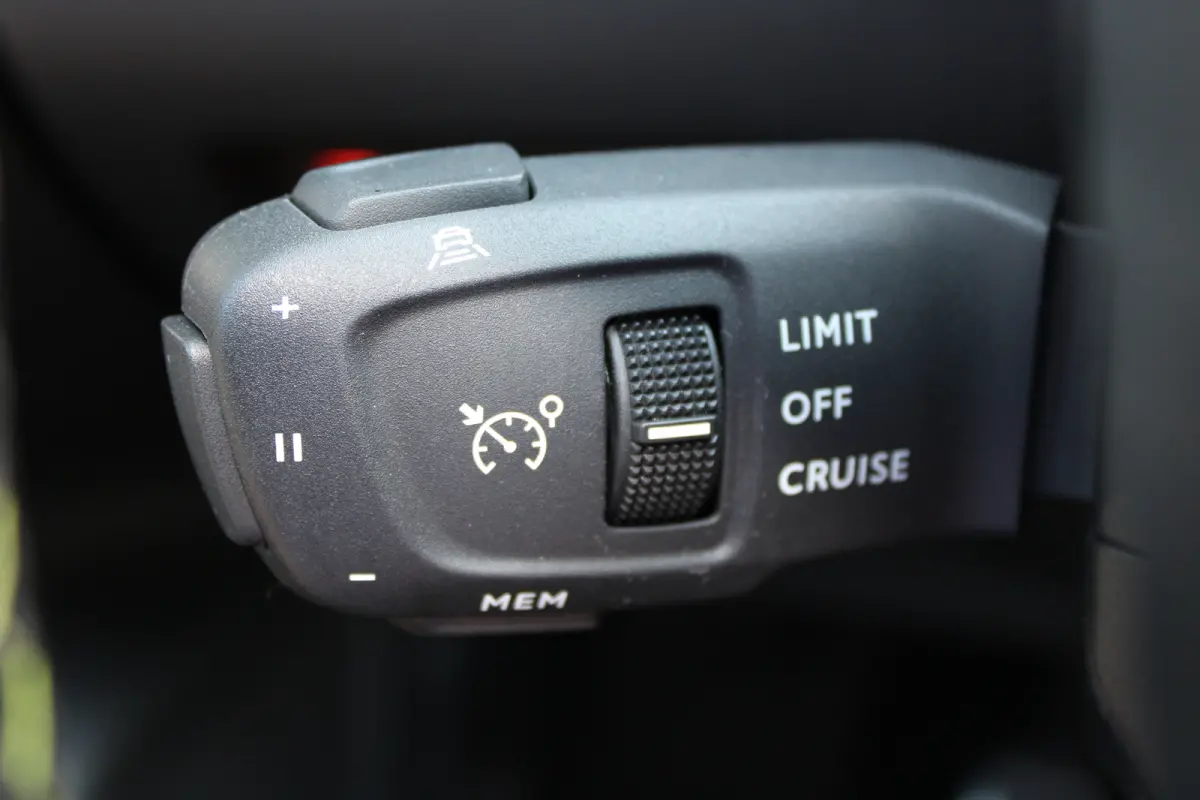 1.2 PureTech GT | Navigatie | Camera | Apple carplay | Full LED | NL auto | Parkeersensoren |