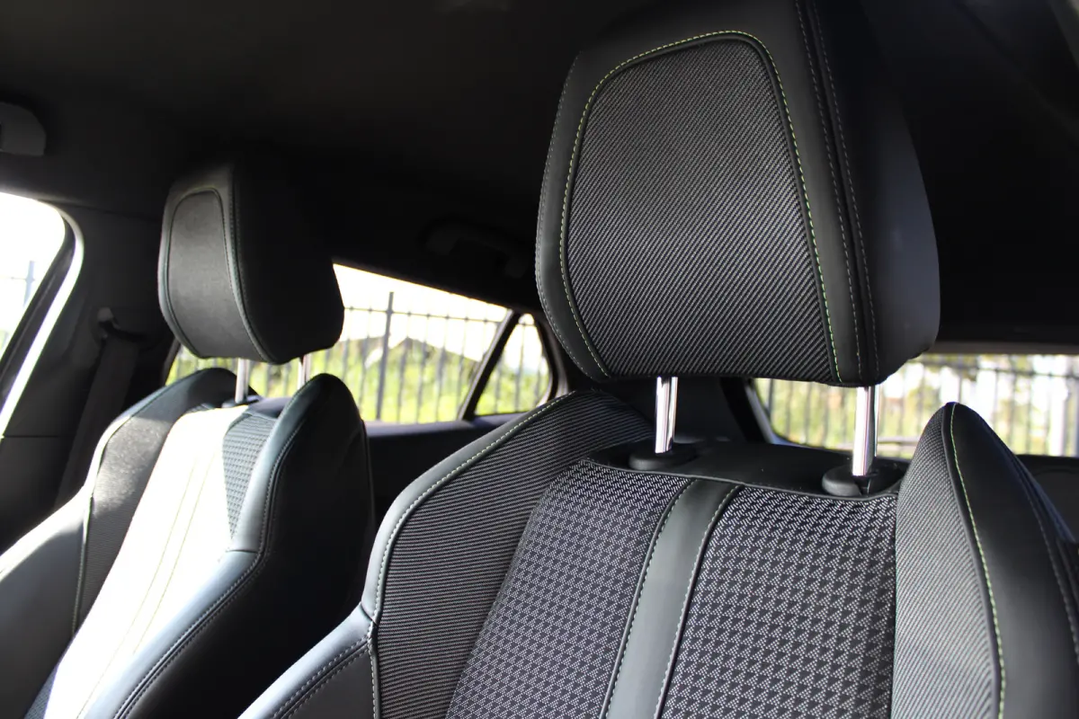 1.2 PureTech GT | Navigatie | Camera | Apple carplay | Full LED | NL auto | Parkeersensoren |