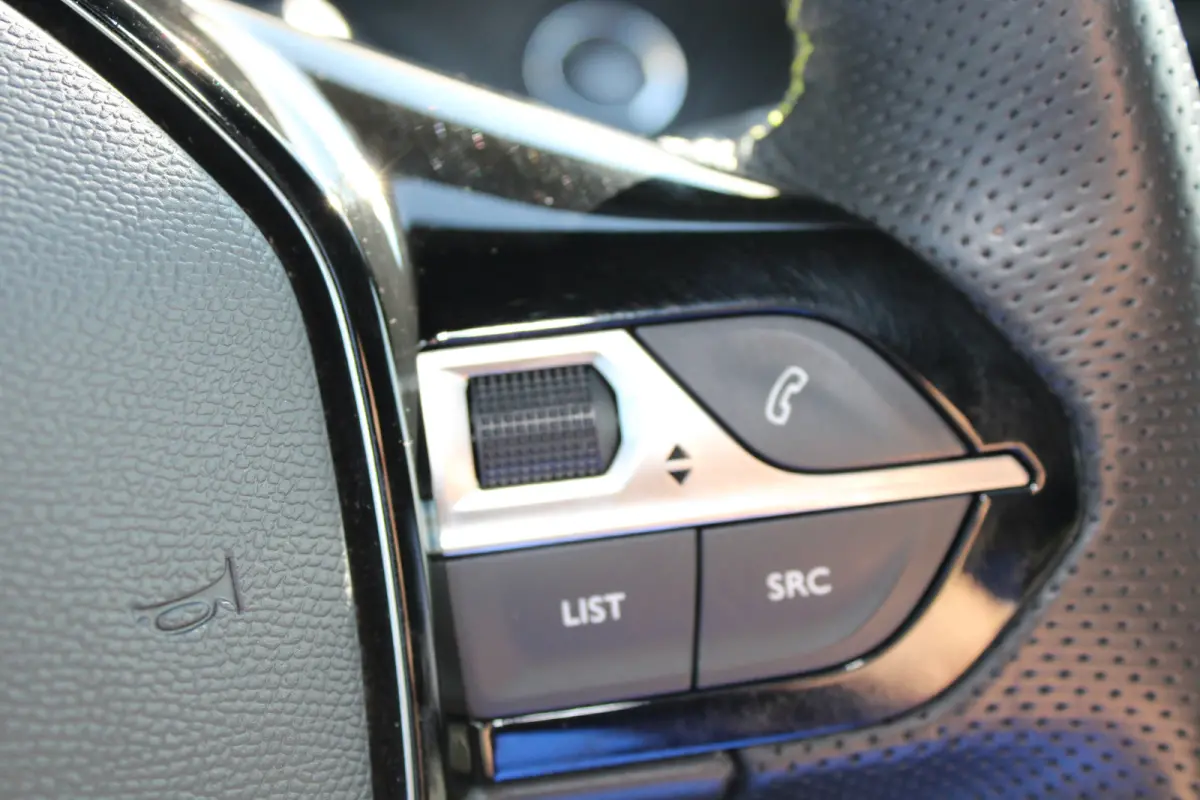 1.2 PureTech GT | Navigatie | Camera | Apple carplay | Full LED | NL auto | Parkeersensoren |