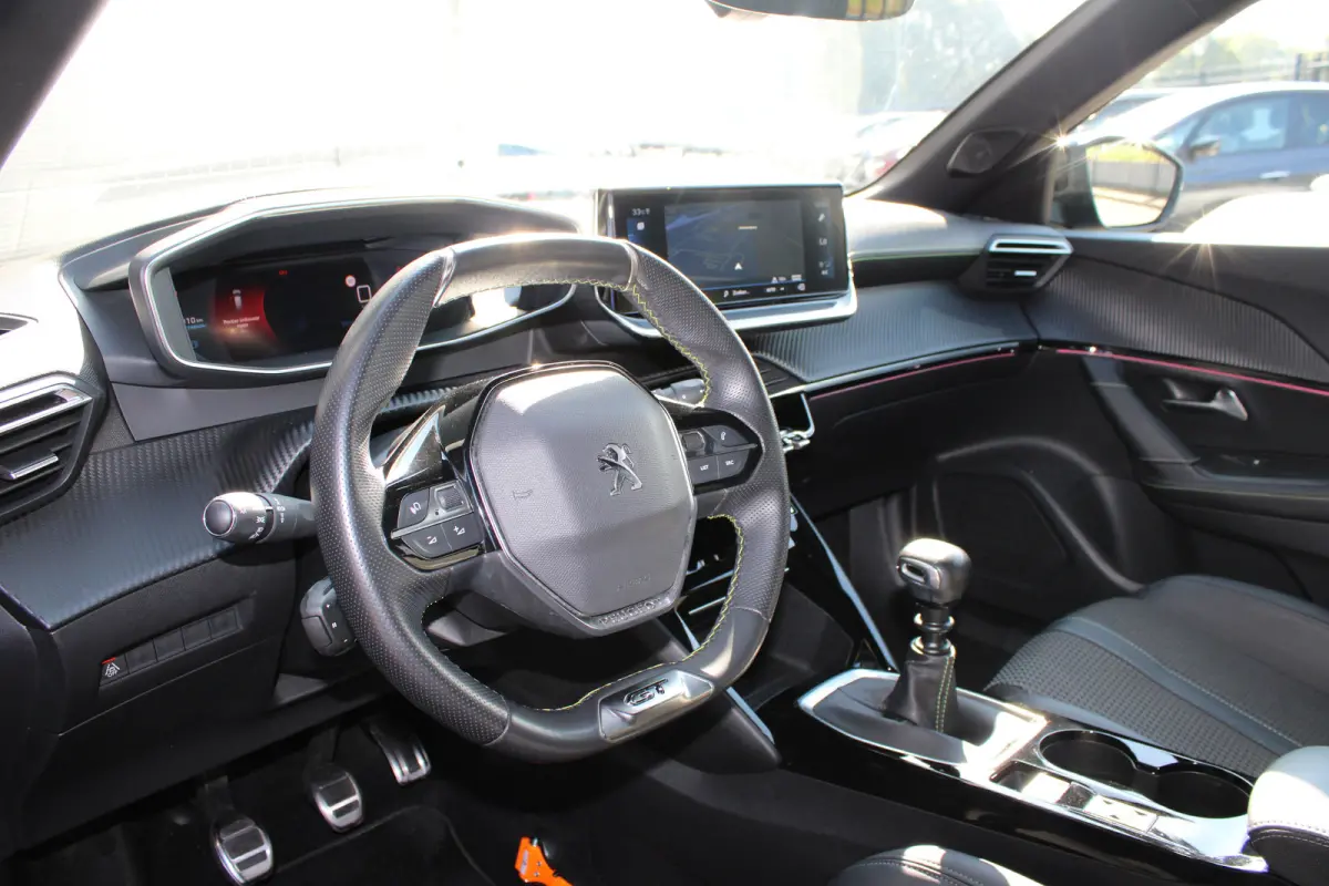 1.2 PureTech GT | Navigatie | Camera | Apple carplay | Full LED | NL auto | Parkeersensoren |