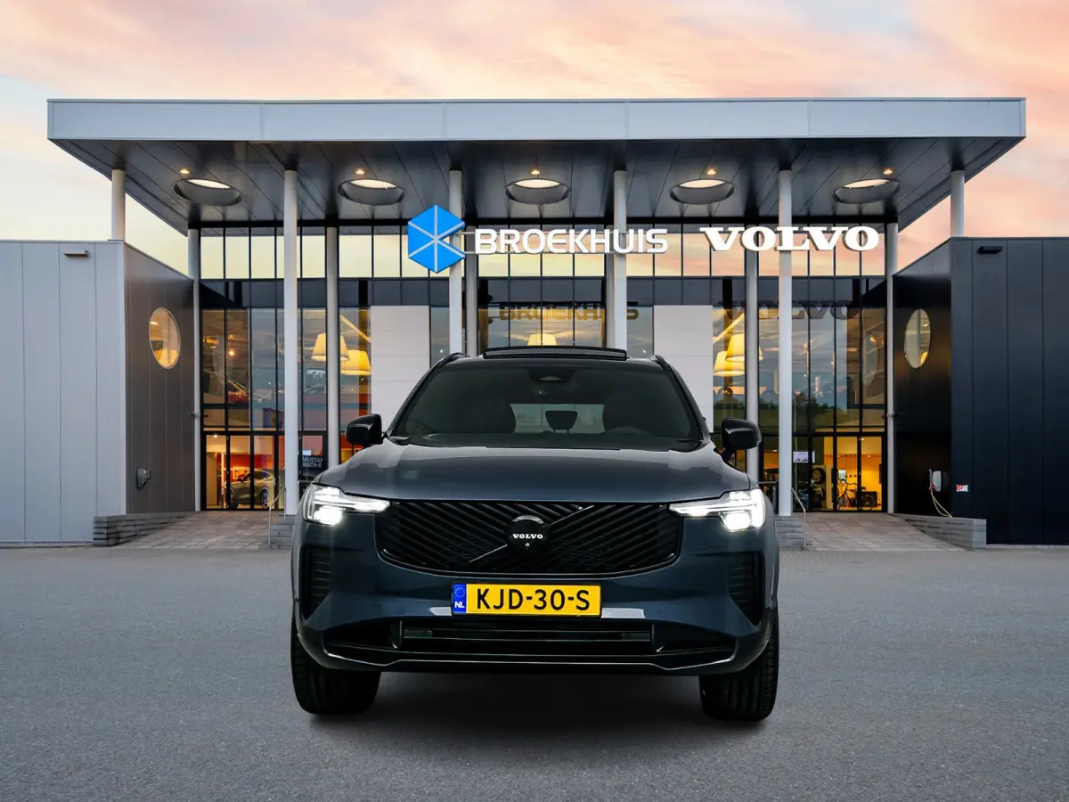 T8 Ultra Black Edition Executive | 22" | Gelaagd & Getint Glas | Geintegreerd kinderzitje | Luchtvering | Geventileerd Nappa | Bowers & Wilkins | Stoelmassage | Panoramadak | Head-Up | 360 C