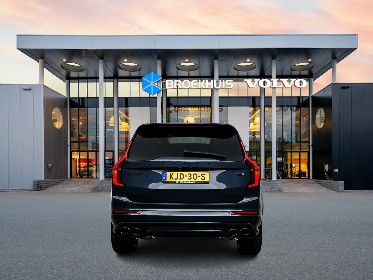 T8 Ultra Black Edition Executive | 22" | Gelaagd & Getint Glas | Geintegreerd kinderzitje | Luchtvering | Geventileerd Nappa | Bowers & Wilkins | Stoelmassage | Panoramadak | Head-Up | 360 C