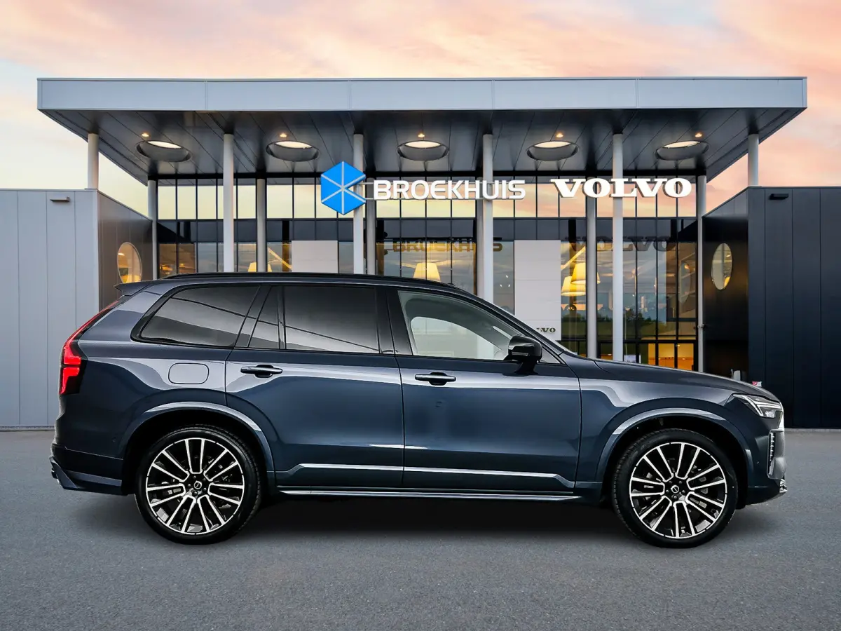 T8 Ultra Black Edition Executive | 22" | Gelaagd & Getint Glas | Geintegreerd kinderzitje | Luchtvering | Geventileerd Nappa | Bowers & Wilkins | Stoelmassage | Panoramadak | Head-Up | 360 C