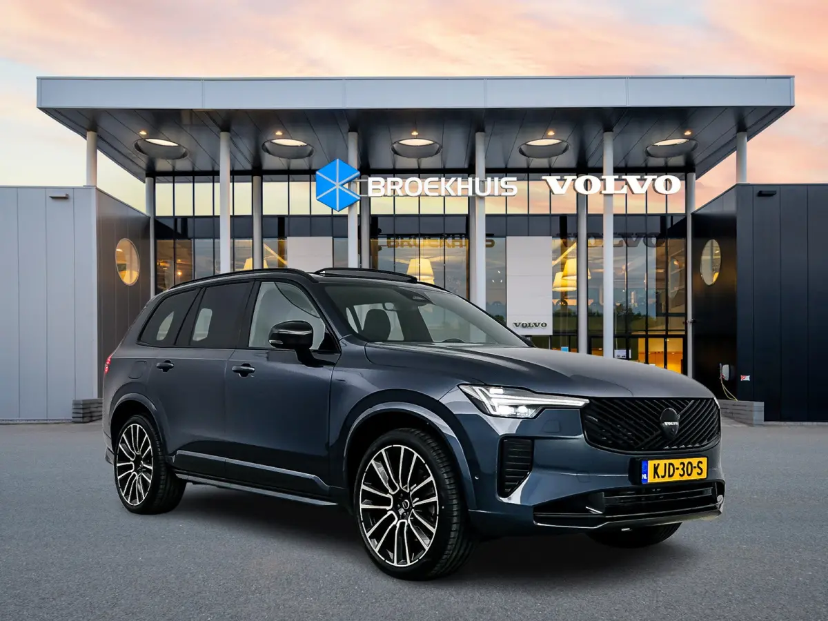 T8 Ultra Black Edition Executive | 22" | Gelaagd & Getint Glas | Geintegreerd kinderzitje | Luchtvering | Geventileerd Nappa | Bowers & Wilkins | Stoelmassage | Panoramadak | Head-Up | 360 C