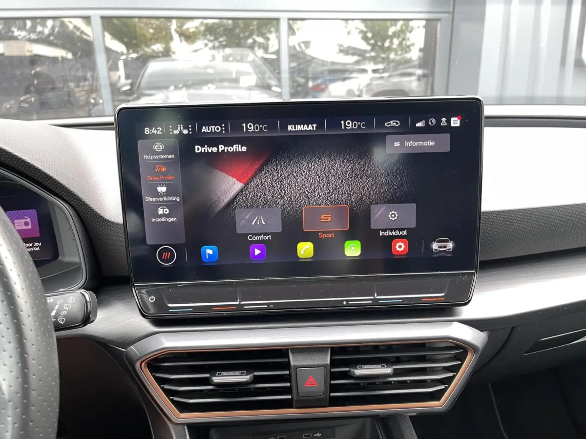 1.5 eTSI Business Edition Plus AUT. SPORT-STOELEN|SFEERVERLICHTING|CARPLAY|CAMERA|KEYLESS|DEALER ONDERHOUDEN|GARANTIE TOT DECEMBER 2027