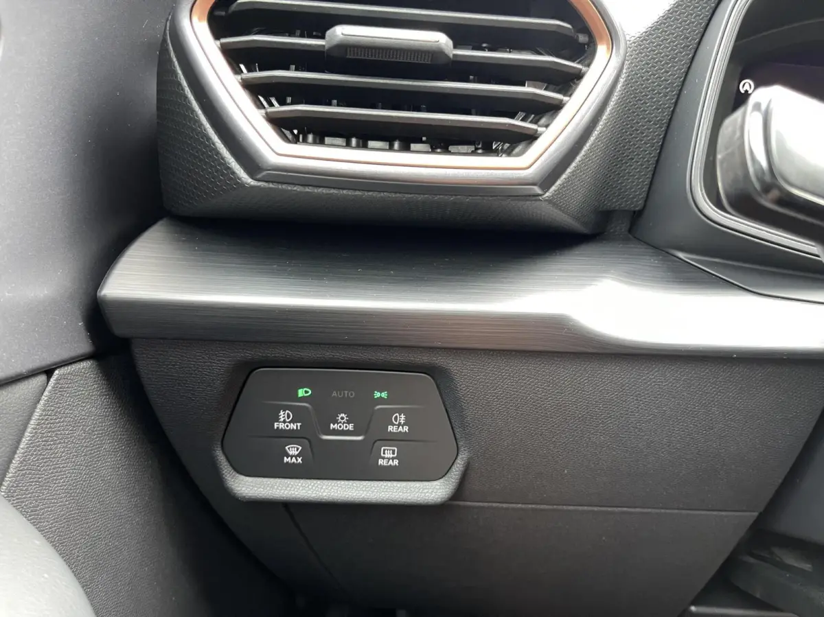 1.5 eTSI Business Edition Plus AUT. SPORT-STOELEN|SFEERVERLICHTING|CARPLAY|CAMERA|KEYLESS|DEALER ONDERHOUDEN|GARANTIE TOT DECEMBER 2027