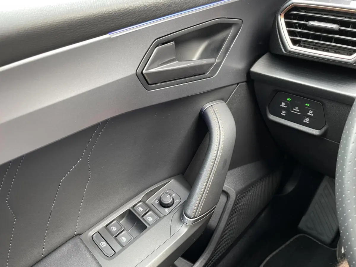 1.5 eTSI Business Edition Plus AUT. SPORT-STOELEN|SFEERVERLICHTING|CARPLAY|CAMERA|KEYLESS|DEALER ONDERHOUDEN|GARANTIE TOT DECEMBER 2027