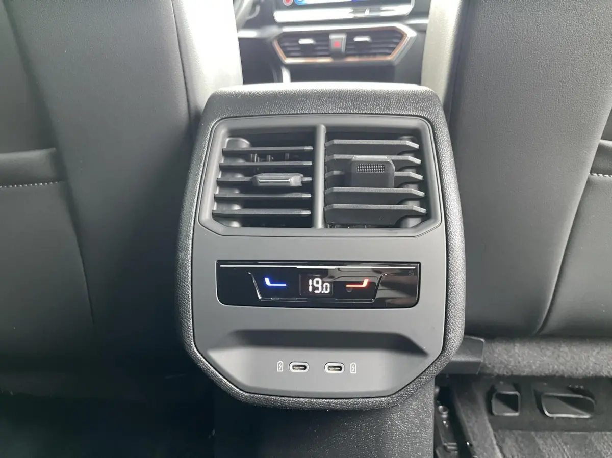1.5 eTSI Business Edition Plus AUT. SPORT-STOELEN|SFEERVERLICHTING|CARPLAY|CAMERA|KEYLESS|DEALER ONDERHOUDEN|GARANTIE TOT DECEMBER 2027