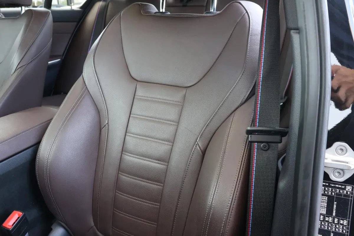 330e | SoH 100% | Sport Pakket Pro | Trekhaak | Verwarmde Voorstoelen | Adaptieve Led | Schuif/Kantel Dak | Achteruitrijcamera | Comforttoegang |