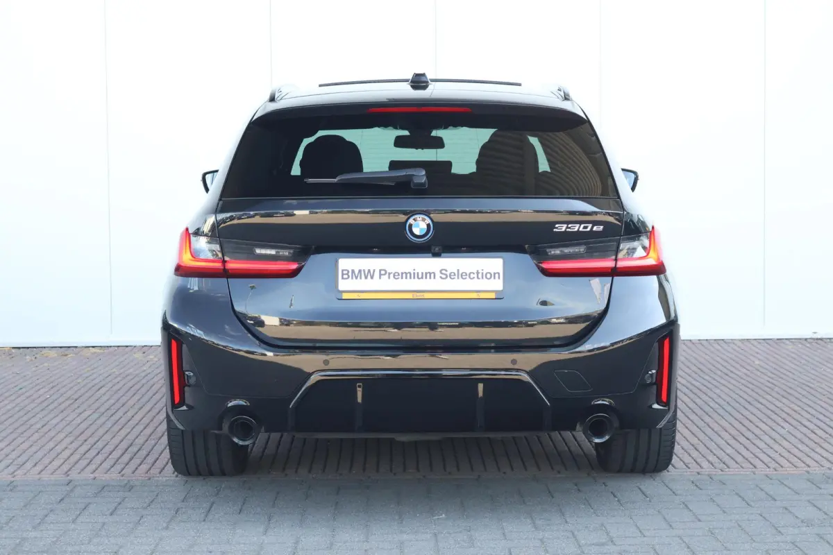 330e | SoH 100% | Sport Pakket Pro | Panorama Dak | Achteruitrijcamera | Stuur & Stoel verwarming | Comforttoegang | Galvanische Bedieningselementen |