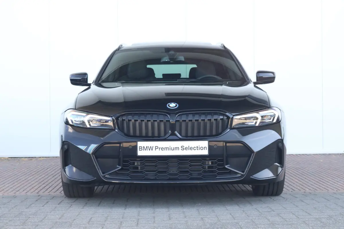 330e | SoH 100% | Sport Pakket Pro | Panorama Dak | Achteruitrijcamera | Stuur & Stoel verwarming | Comforttoegang | Galvanische Bedieningselementen |