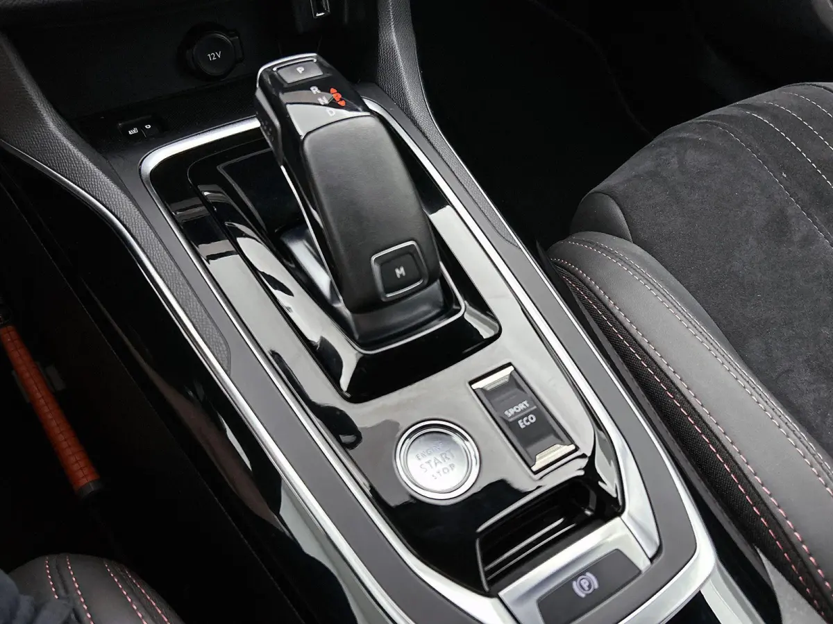 Blue Lease GT 130pk Automaat | Navigatie | Achteruitrijcamera | Full LED koplampen | Adaptieve Cruise Control | Keyless | Sportstoelen Leder/Alcantara verwarmd+massage | Climate Control | Pa