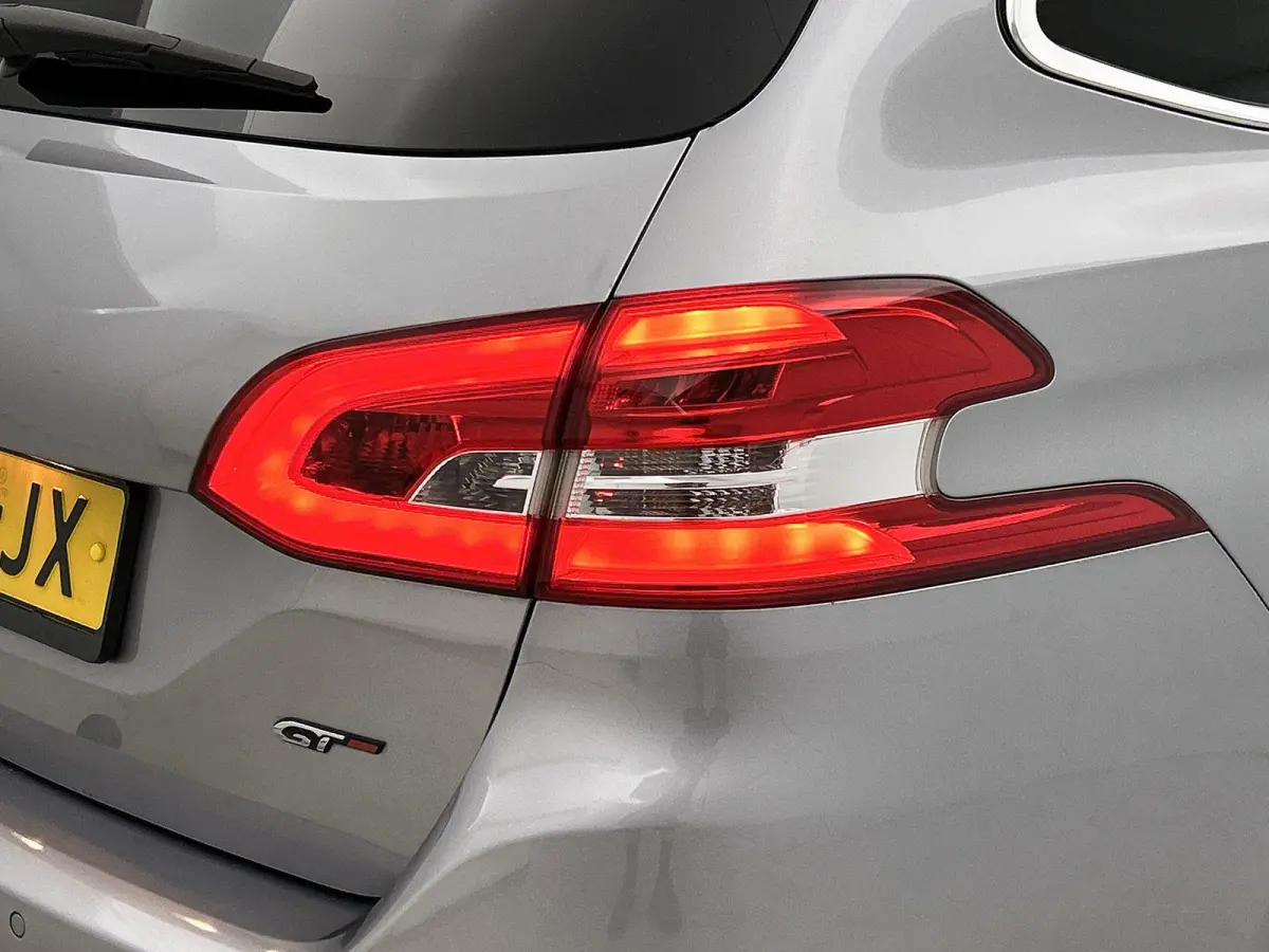 Blue Lease GT 130pk Automaat | Navigatie | Achteruitrijcamera | Full LED koplampen | Adaptieve Cruise Control | Keyless | Sportstoelen Leder/Alcantara verwarmd+massage | Climate Control | Pa