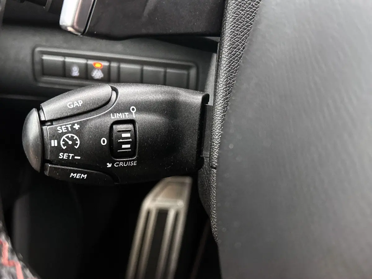 Blue Lease GT 130pk Automaat | Navigatie | Achteruitrijcamera | Full LED koplampen | Adaptieve Cruise Control | Keyless | Sportstoelen Leder/Alcantara verwarmd+massage | Climate Control | Pa